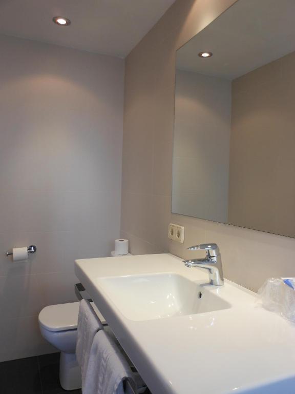 Hostal Can Pou Vidreres Room photo
